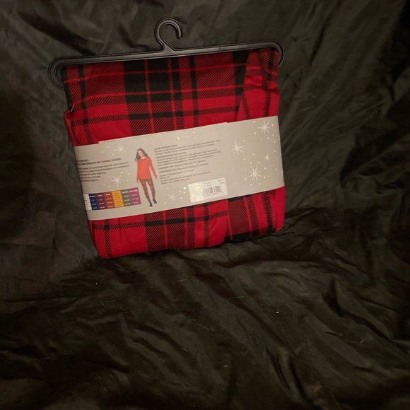 Cuddl Duds Red and Black Plaid Base Layer Set - Picture 4 of 6